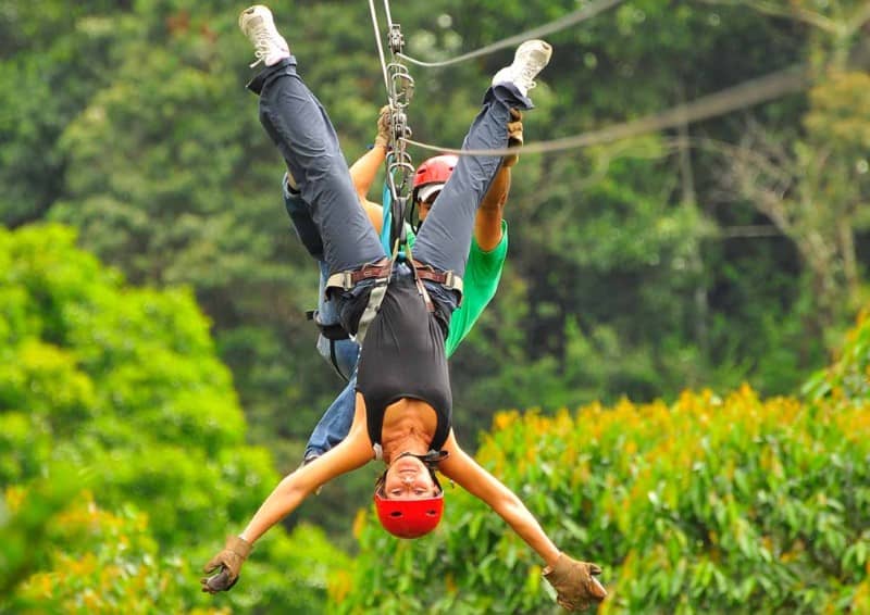 Canopy y Zipline en el bosque nublado de Mindo - actividad de aventura